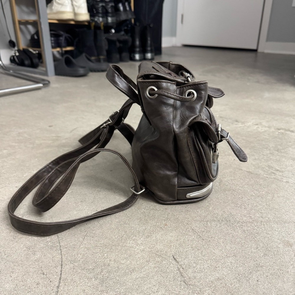 Vintage Leather Backpack - Picture 3 of 9